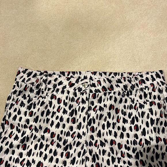 Nivo Golf Short has an adorable all over cheetah print by lanctot. Size 12 - Picture 3 of 7